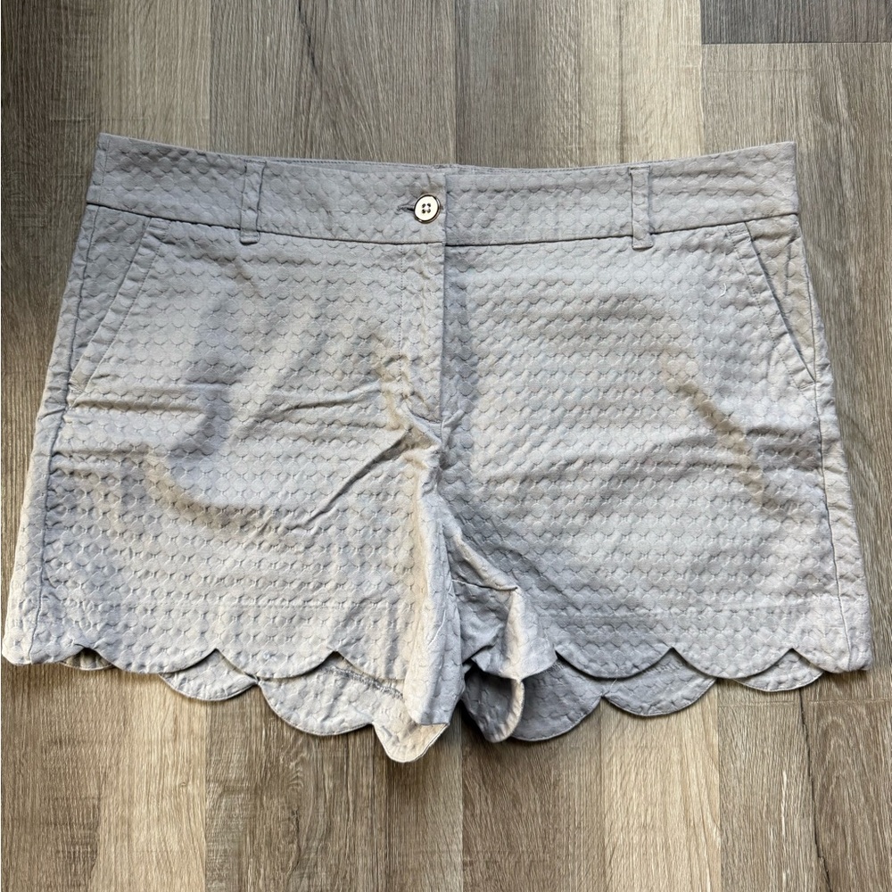 Crown & Ivy Light Gray Scalloped Hem High Waist Shorts